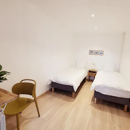 Madame Paris Bed & Breakfast *